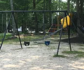 Near Lake, Wifi, Cable,Hot tub,Jacuzzi, Pool Table,Foosball Table,secluded area