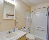 'Roosevelt Suite' < 1 Mi to Teddy Roosevelt Park!