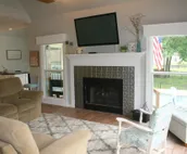 Lake Front Property With Swimming Pool In Quiet Neighborhood