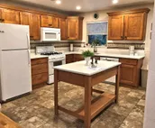 Tranquil Countryside Bungalow: A Blissful Retreat in Town Minutes From UofA!