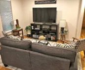 Tranquil Countryside Bungalow: A Blissful Retreat in Town Minutes From UofA!