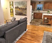 Tranquil Countryside Bungalow: A Blissful Retreat in Town Minutes From UofA!