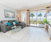 ⭐Oceanfront Villa - HEATED POOL - South Forest Beach - Walk to Coligny Plaza⭐