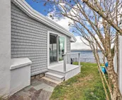 Waterfront Portsmouth Cottage: 8 Mi. From Newport!