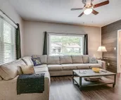 Walk to ND and Eddy Street, ProCleaned ** Comfy **  Updated