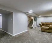 Walk to ND and Eddy Street, ProCleaned ** Comfy **  Updated