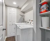 Walk to ND and Eddy Street, ProCleaned ** Comfy **  Updated