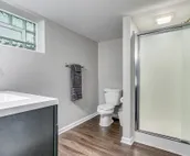 Walk to ND and Eddy Street, ProCleaned ** Comfy **  Updated