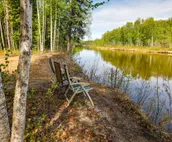 Riverside Log Cabin: On-Site Aurora Viewing!