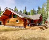 Riverside Log Cabin: On-Site Aurora Viewing!
