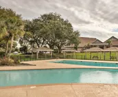 Diamondhead Condo - Marina, Pool Access & Golfing!