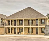 Diamondhead Condo - Marina, Pool Access & Golfing!