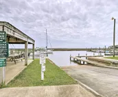Diamondhead Condo - Marina, Pool Access & Golfing!