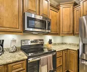 Diamondhead Condo - Marina, Pool Access & Golfing!