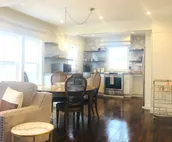 The Ginger Bread House~Central Location~King Beds~Charming