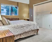 Ketchikan Home w/Bay Views, ½ Mi to Hiking Trails!