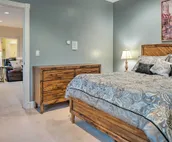 Ketchikan Home w/Bay Views, ½ Mi to Hiking Trails!