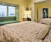 Ketchikan Home w/Bay Views, ½ Mi to Hiking Trails!