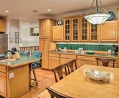 Ketchikan Home w/Bay Views, ½ Mi to Hiking Trails!