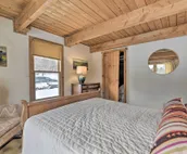 Upscale Montgomery Cabin, Near Jay Peak Resort!