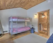 Upscale Montgomery Cabin, Near Jay Peak Resort!