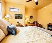 Antonia - Stylish Historic East Side Retreat, Walk Everywhere
