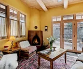 Antonia - Stylish Historic East Side Retreat, Walk Everywhere