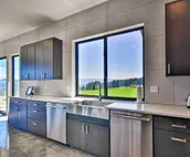 Luxury Home w/Views - 5 Min to Columbia River
