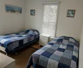 2nd Floor unit - less than a block from the beach in LEHYC area of Beach Haven