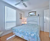 2nd Floor unit - less than a block from the beach in LEHYC area of Beach Haven