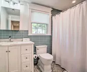 Mid Cape Retreat: Private Way to Beach, 3 Min Walk