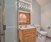 Mid Cape Retreat: Private Way to Beach, 3 Min Walk
