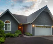 Captain Morgan's Beach House is an Upscale Waterfront Home only 4 mi to Downtown