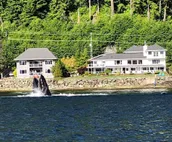 Captain Morgan's Beach House is an Upscale Waterfront Home only 4 mi to Downtown