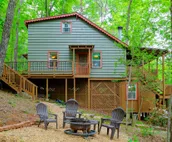 Dreamcatcher - Pet-Friendly Cozy rustic cabin with hot tub and fire pit only 10