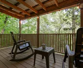 Dreamcatcher - Pet-Friendly Cozy rustic cabin with hot tub and fire pit only 10
