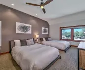 Luxury Residence - Gondola across the Street Book 7 Nights for 10% Off by Red...