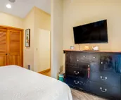 Inviting house near the beach with private hot tub & game room