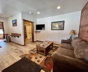 Cozy suite on large property, close to skiing and glacier national park