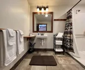 Cozy suite on large property, close to skiing and glacier national park