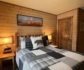 Gorgeous large house with fireplace, close to ski resort