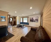 Gorgeous large house with fireplace, close to ski resort