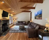 Gorgeous large house with fireplace, close to ski resort