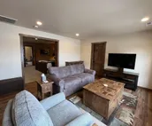 Gorgeous large house with fireplace, close to ski resort