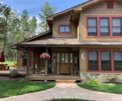 Gorgeous large house with fireplace, close to ski resort