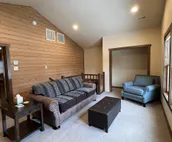 Gorgeous large house with fireplace, close to ski resort