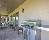 Lake Norfork Home w/Waterview Patio + Balcony