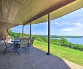 Lake Norfork Home w/Waterview Patio + Balcony