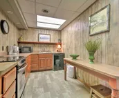 Lake Norfork Home w/Waterview Patio + Balcony
