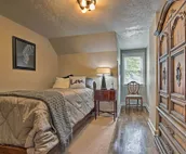 Cute Emporia House - Mins to Downtown & ESU!